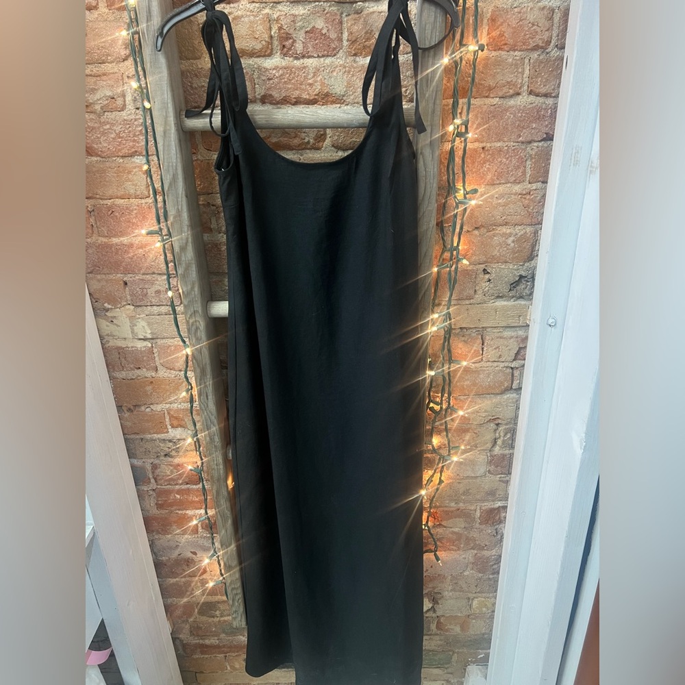 Lulu's Classic Black Dress